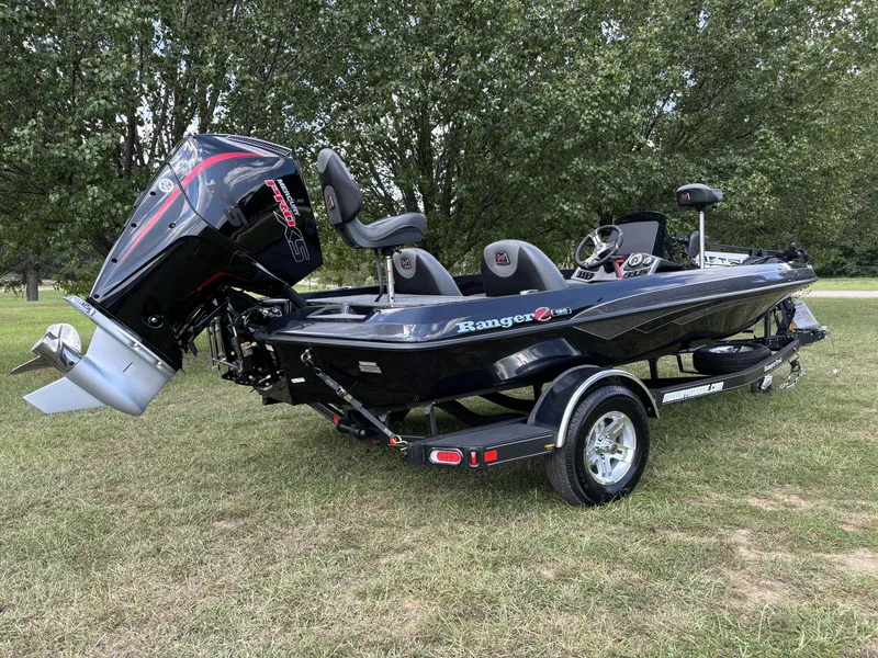 Slide: The Image of Ranger Z185 2025 - 3