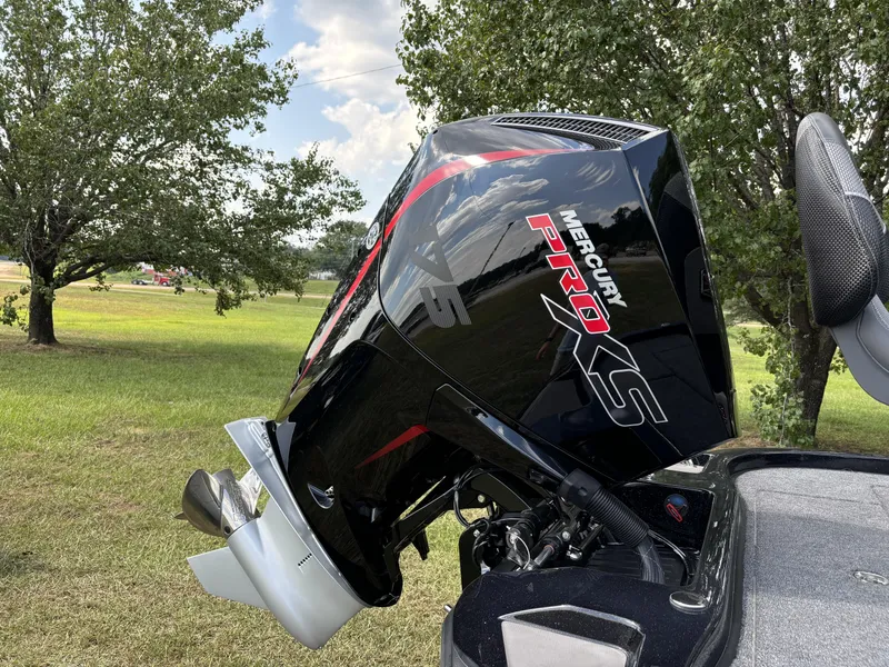 Slide: The Image of Ranger Z185 2025 - 4