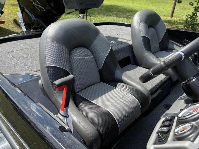 Slide: The Image of Ranger Z185 2025 - 6