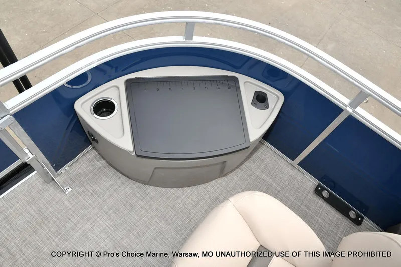 Slide: The Image of Sun Tracker Fishin' Barge 20 DLX 2025 - 21