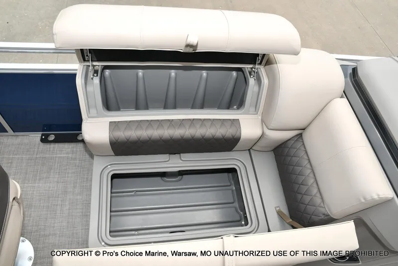 Slide: The Image of Sun Tracker Fishin' Barge 20 DLX 2025 - 25