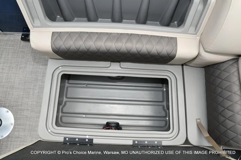 Slide: The Image of Sun Tracker Fishin' Barge 20 DLX 2025 - 26