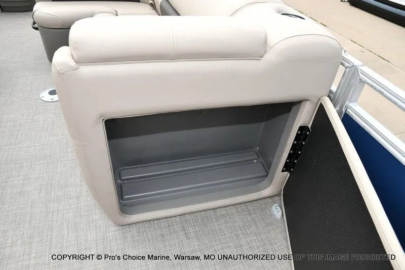 Slide: The Image of Sun Tracker Fishin' Barge 20 DLX 2025 - 29