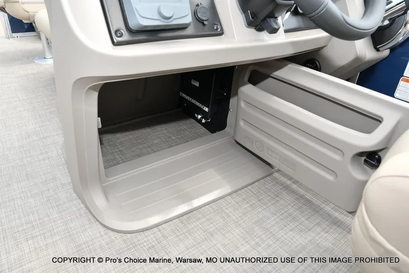 Slide: The Image of Sun Tracker Fishin' Barge 20 DLX 2025 - 41