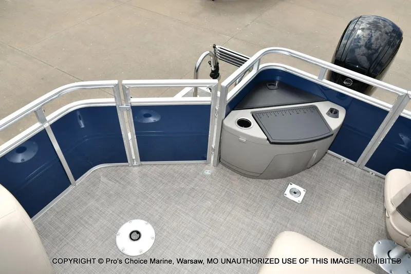 Slide: The Image of Sun Tracker Fishin' Barge 20 DLX 2025 - 43