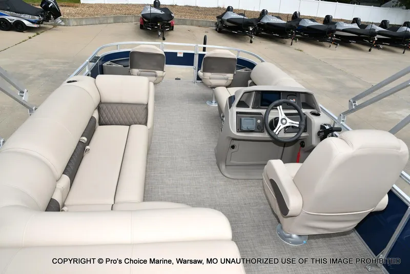 Slide: The Image of Sun Tracker Fishin' Barge 20 DLX 2025 - 50