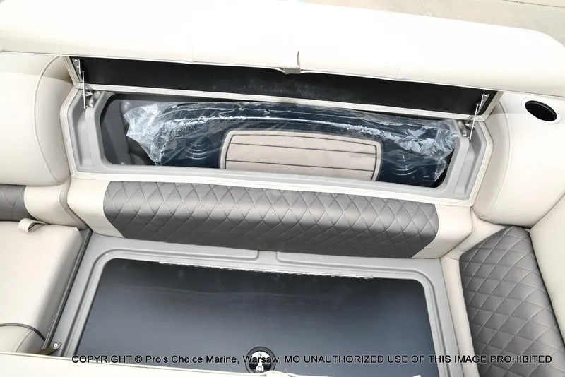 Slide: The Image of Sun Tracker Fishin' Barge 20 DLX 2025 - 56