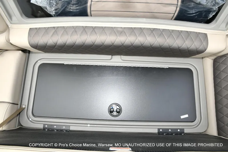 Slide: The Image of Sun Tracker Fishin' Barge 20 DLX 2025 - 57