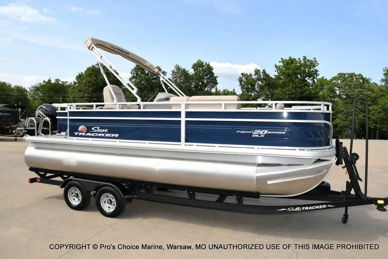 Slide: The Image of Sun Tracker Fishin' Barge 20 DLX 2025 - 59