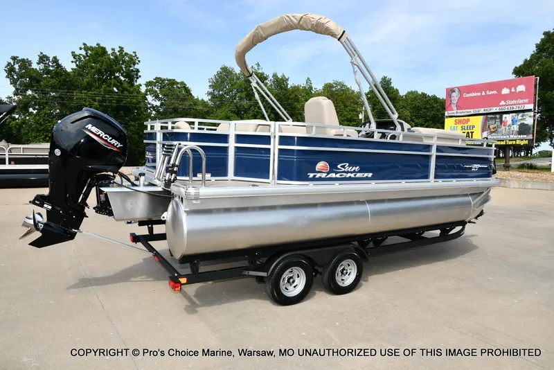 Slide: The Image of Sun Tracker Fishin' Barge 20 DLX 2025 - 8