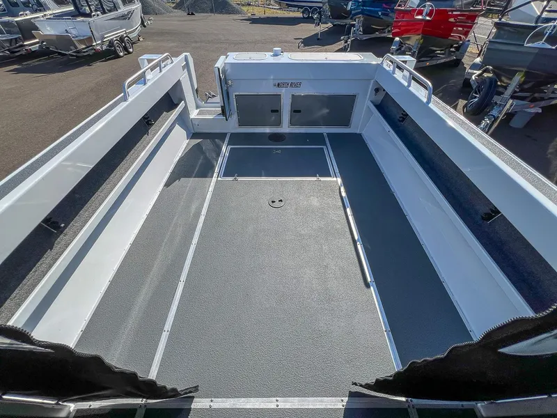 Slide: The Image of North River 24 Seahawk Fastback 2026 - 16