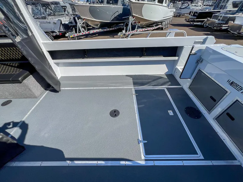 Slide: The Image of North River 24 Seahawk Fastback 2026 - 18