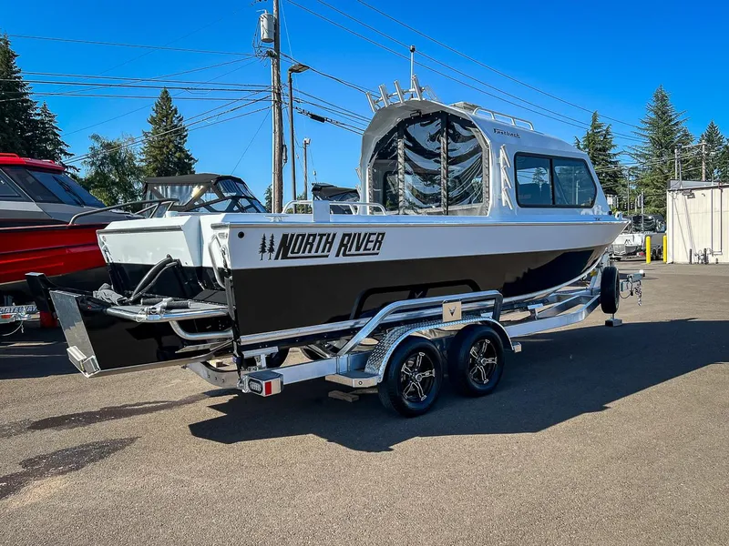 Slide: The Image of North River 24 Seahawk Fastback 2026 - 4