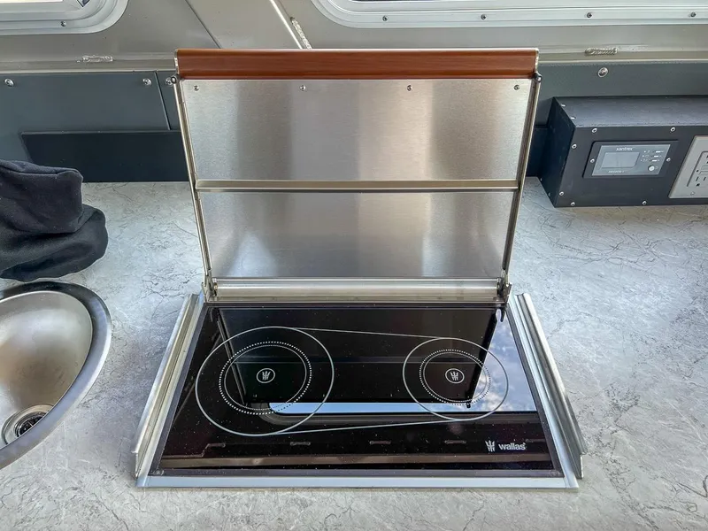 Slide: The Image of North River Endurance 3200EXL 2026 - 15