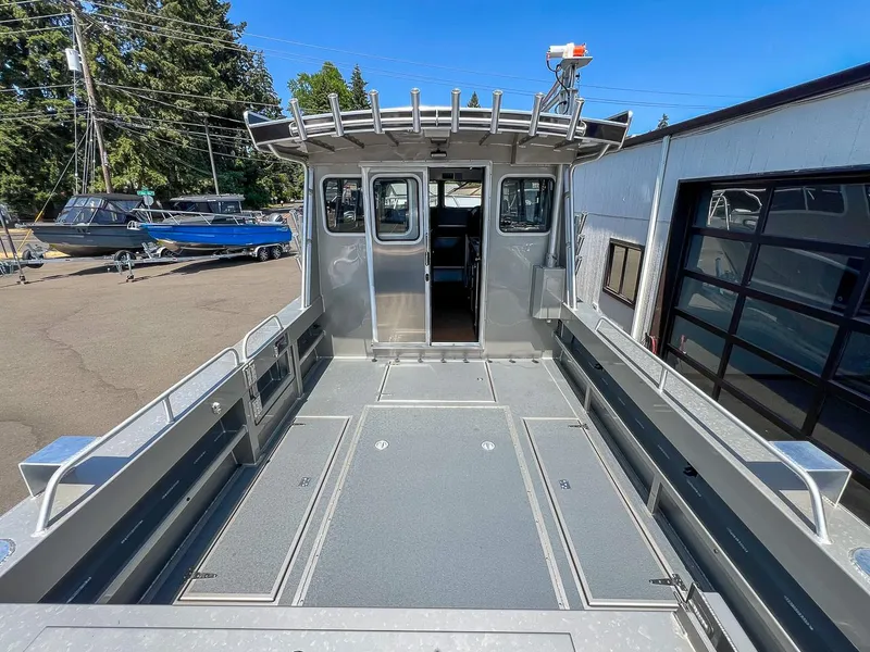 Slide: The Image of North River Endurance 3200EXL 2026 - 19