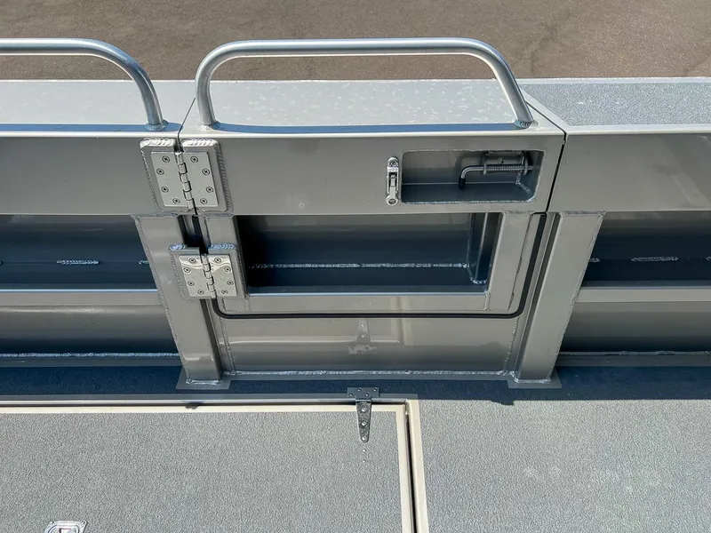 Slide: The Image of North River Endurance 3200EXL 2026 - 20