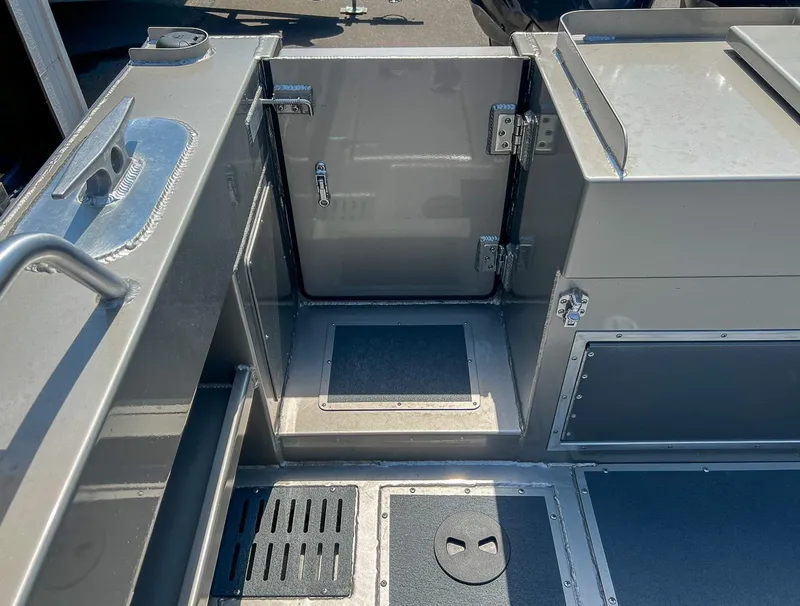 Slide: The Image of North River Endurance 3200EXL 2026 - 21