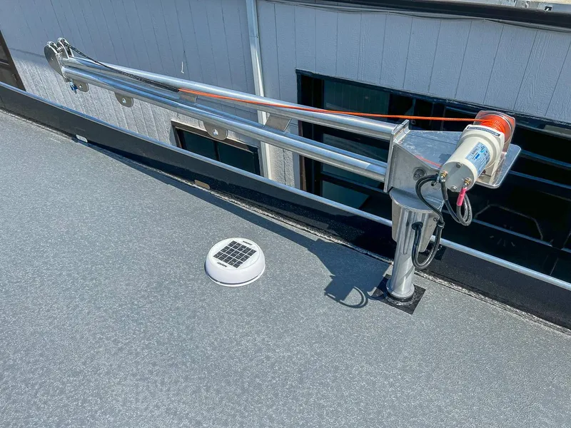 Slide: The Image of North River Endurance 3200EXL 2026 - 24