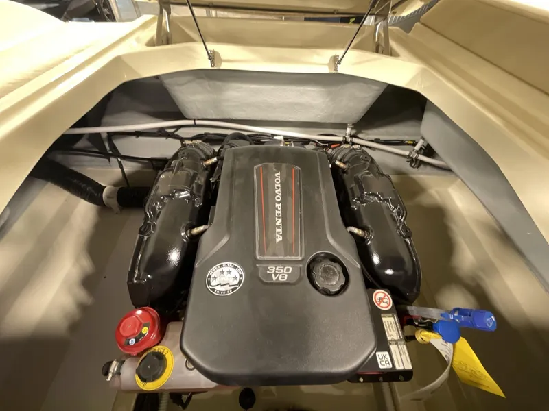 Slide: The Image of Chris-Craft Sportster 25 2025 - 18