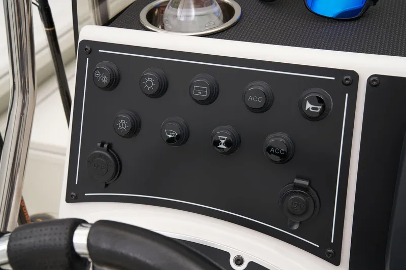 Slide: The Image of Manufacturer Provided Image: Ranger RB190 - 34