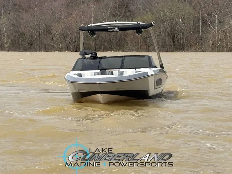 Slide: The Image of Malibu 21 LX-R 2024 - 4