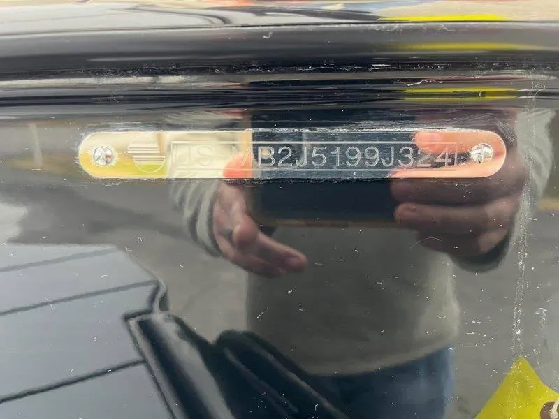 Slide: The Image of Malibu 21 LX-R 2024 - 5