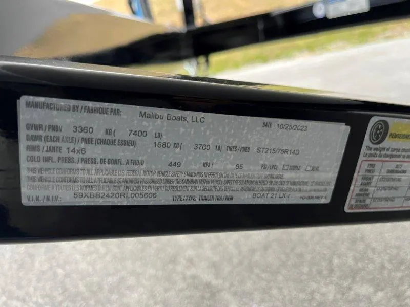 Slide: The Image of Malibu 21 LX-R 2024 - 6