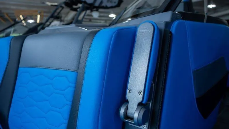 Slide: The Image of Malibu Wakesetter 23 MXZ 2024 - 102