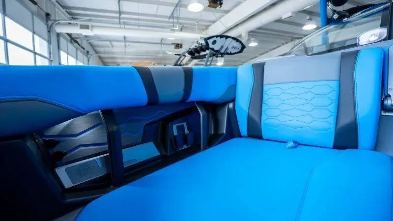 Slide: The Image of Malibu Wakesetter 23 MXZ 2024 - 103