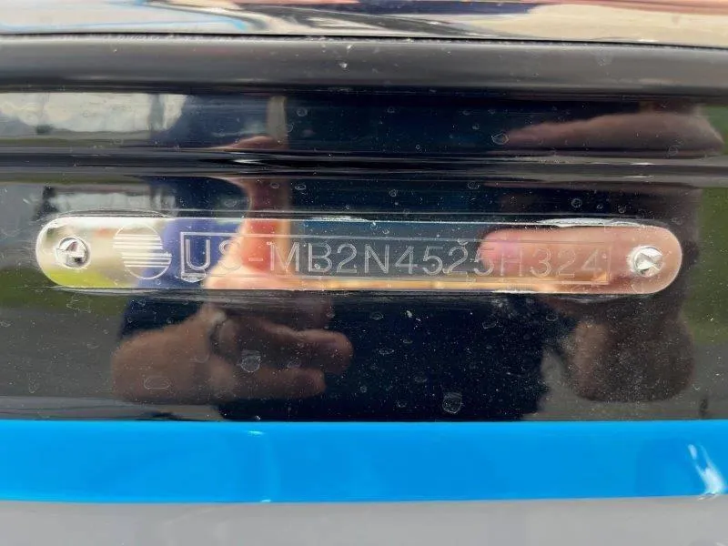 Slide: The Image of Malibu Wakesetter 23 MXZ 2024 - 105