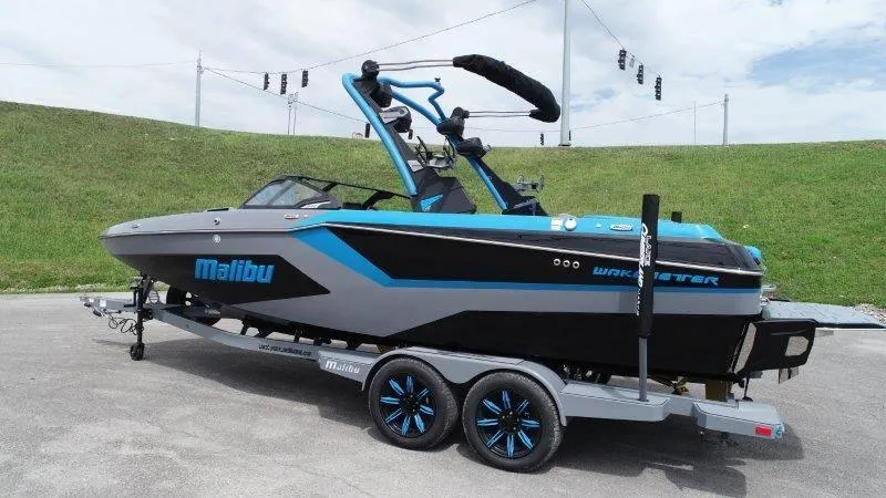 Slide: The Image of Malibu Wakesetter 23 MXZ 2024 - 111