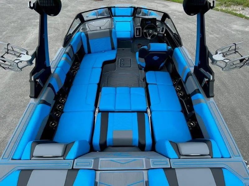 Slide: The Image of Malibu Wakesetter 23 MXZ 2024 - 114