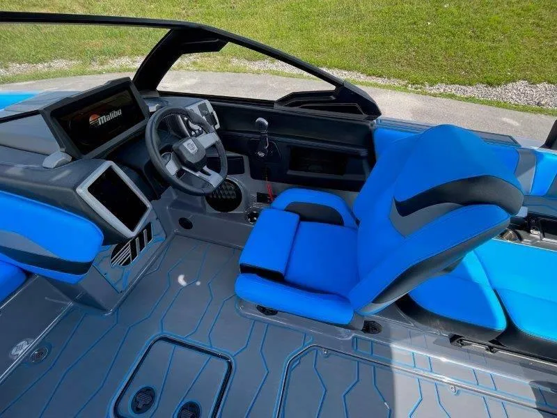 Slide: The Image of Malibu Wakesetter 23 MXZ 2024 - 118