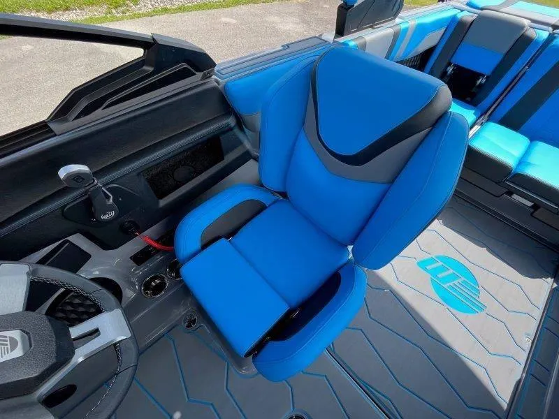 Slide: The Image of Malibu Wakesetter 23 MXZ 2024 - 119