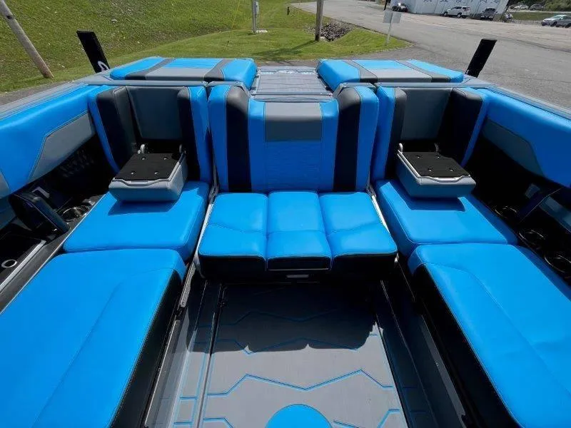 Slide: The Image of Malibu Wakesetter 23 MXZ 2024 - 133