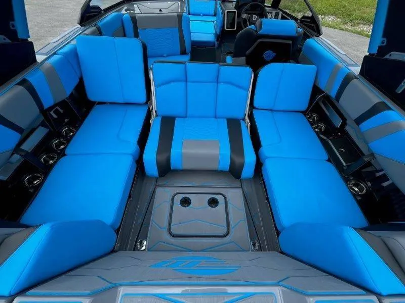 Slide: The Image of Malibu Wakesetter 23 MXZ 2024 - 135