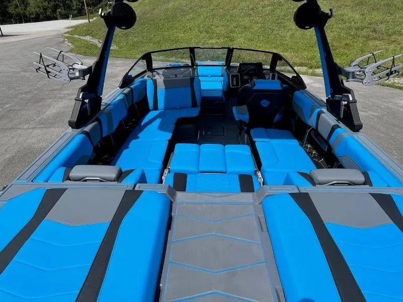 Slide: The Image of Malibu Wakesetter 23 MXZ 2024 - 138