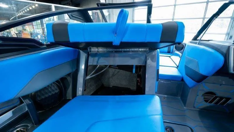 Slide: The Image of Malibu Wakesetter 23 MXZ 2024 - 20