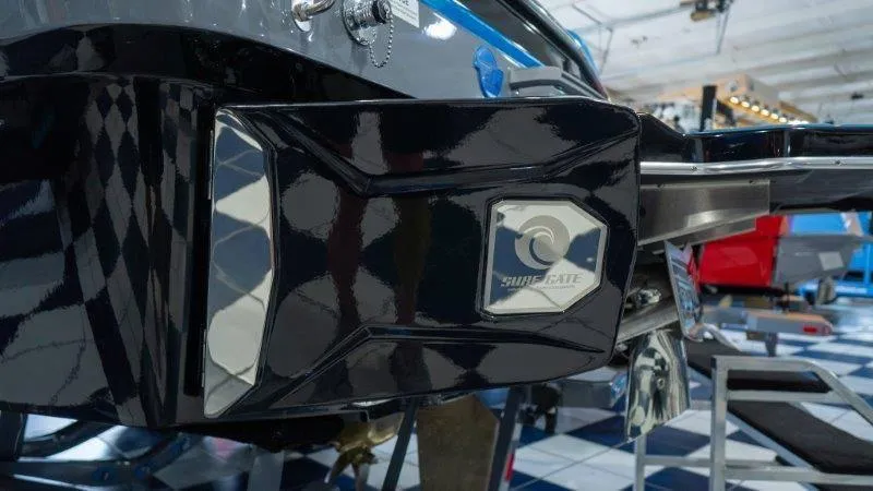 Slide: The Image of Malibu Wakesetter 23 MXZ 2024 - 24