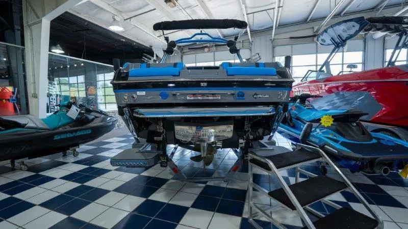 Slide: The Image of Malibu Wakesetter 23 MXZ 2024 - 27