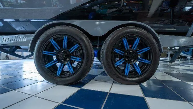 Slide: The Image of Malibu Wakesetter 23 MXZ 2024 - 28