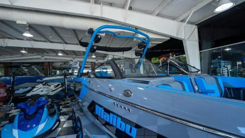 Slide: The Image of Malibu Wakesetter 23 MXZ 2024 - 31