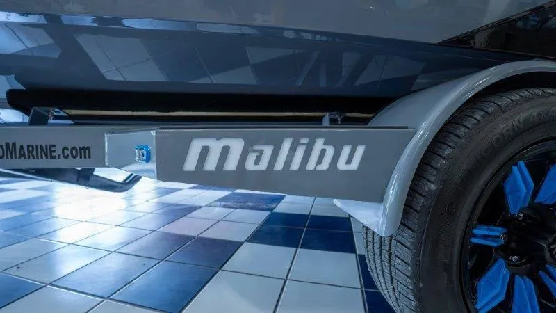 Slide: The Image of Malibu Wakesetter 23 MXZ 2024 - 32