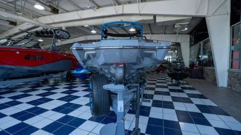 Slide: The Image of Malibu Wakesetter 23 MXZ 2024 - 33