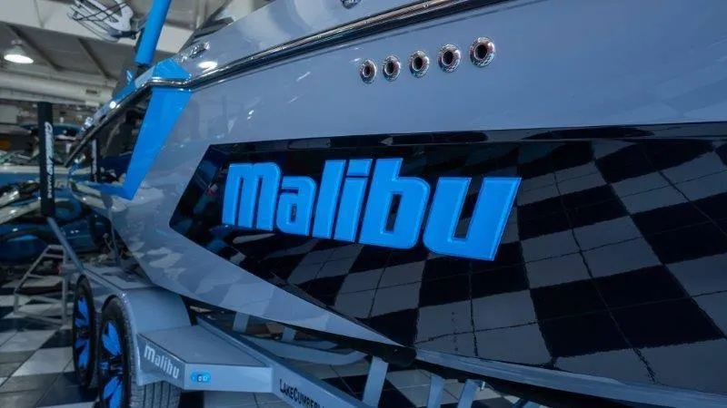 Slide: The Image of Malibu Wakesetter 23 MXZ 2024 - 34