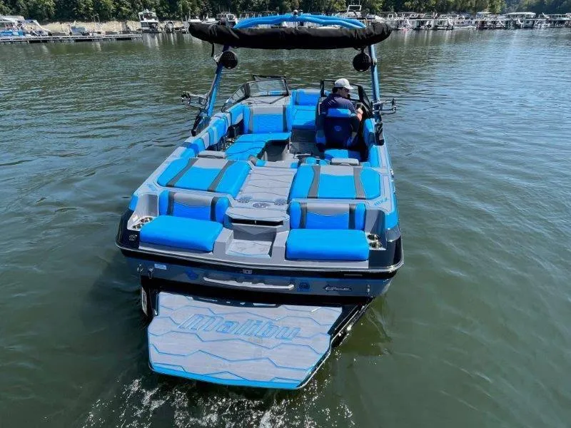 Slide: The Image of Malibu Wakesetter 23 MXZ 2024 - 4