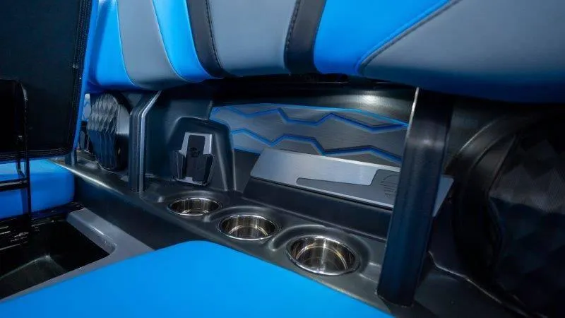 Slide: The Image of Malibu Wakesetter 23 MXZ 2024 - 41