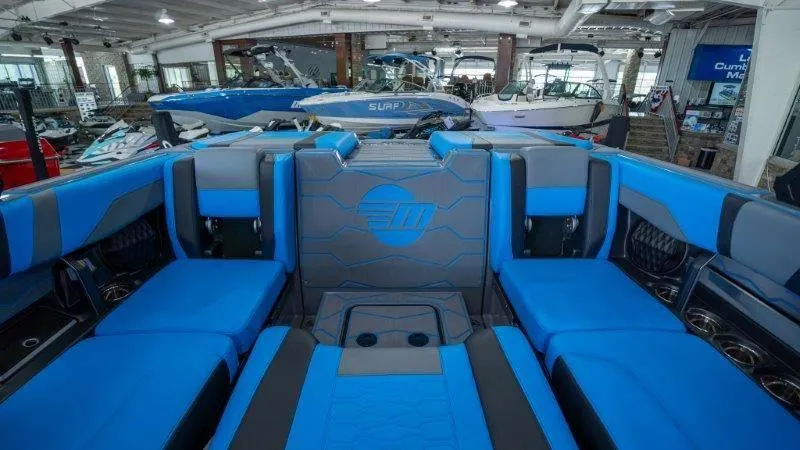 Slide: The Image of Malibu Wakesetter 23 MXZ 2024 - 44