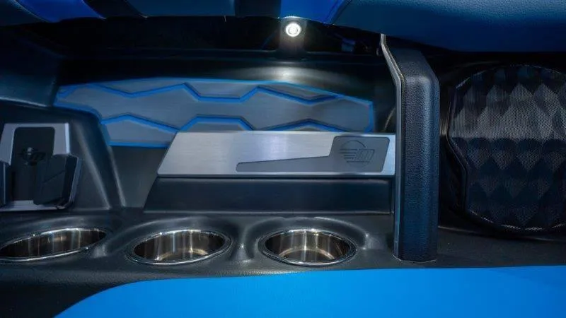 Slide: The Image of Malibu Wakesetter 23 MXZ 2024 - 45