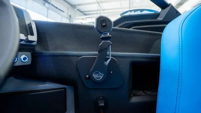 Slide: The Image of Malibu Wakesetter 23 MXZ 2024 - 49